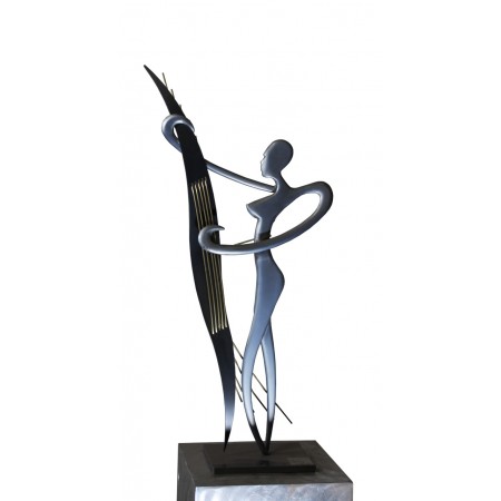 Sculpture de femme statue de femme musicienne en acier brut sculpture d'intérieur moderne